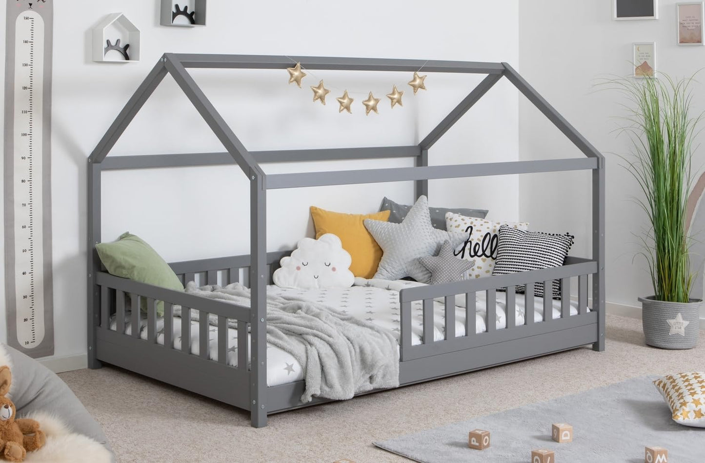 TiCAA Kay Kinderbett Hausbett aus Kiefer Massivholz mit Lattenrost & Rausfallschutz – Montessori Bodenbett für Kinderzimmer